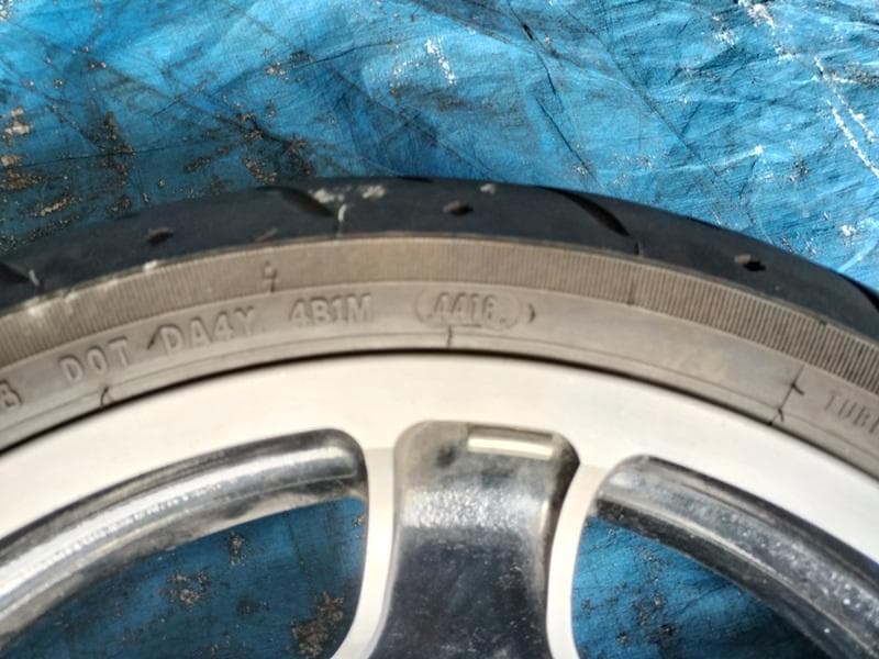 ハーレー純正FLHXフロントホイール　1インチベアリング 18インチ×3.5中古