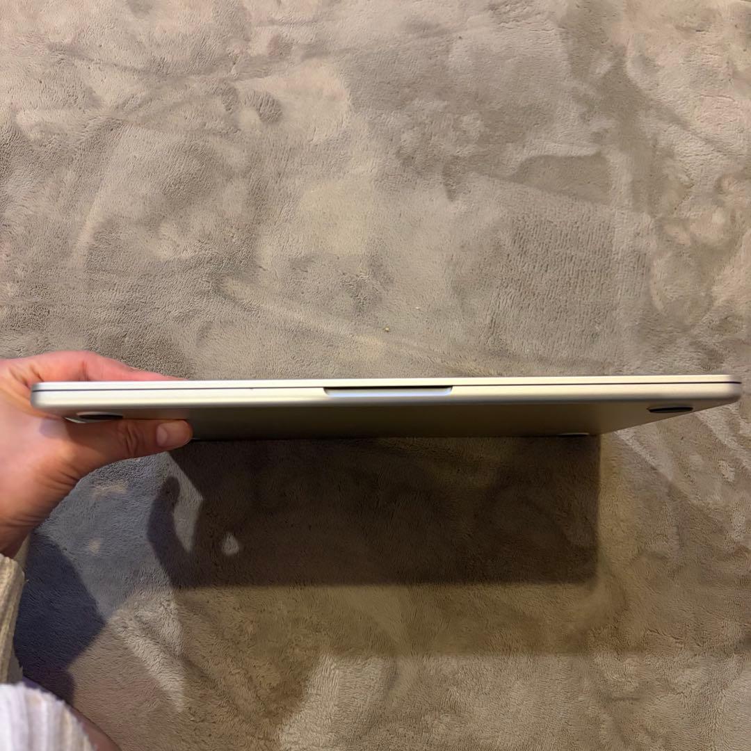 り*う様 MacBook Air M2 13.6 インチ スターライト JIS配