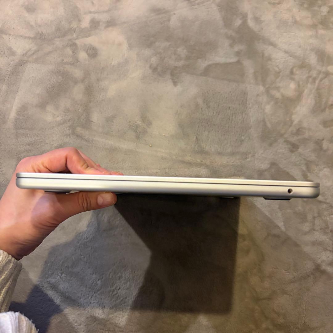 り*う様 MacBook Air M2 13.6 インチ スターライト JIS配