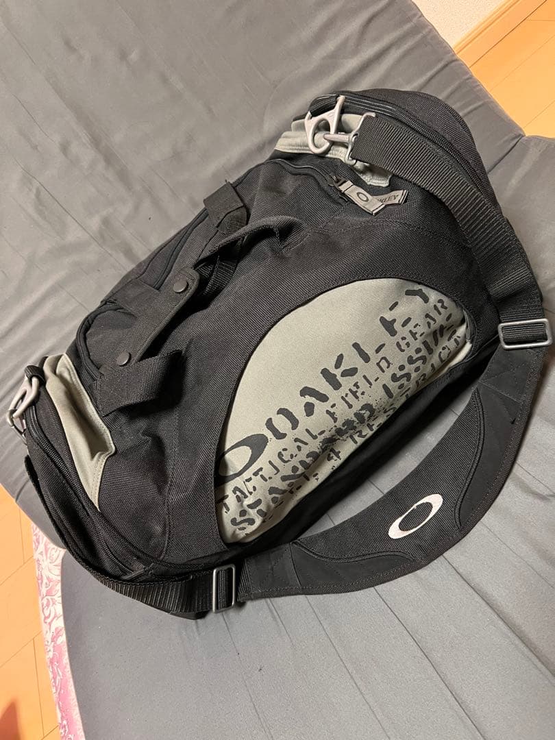 Oakley タクティカルボストンバッグ