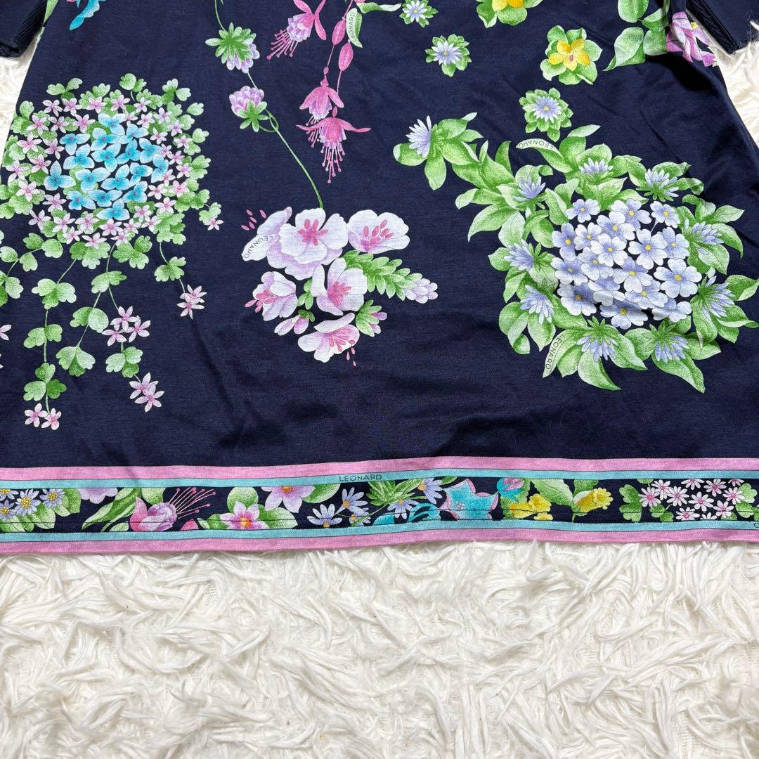 【美品】レオナール Tシャツ 花柄 カットソー ロゴ フラワー柄 ボタニカル