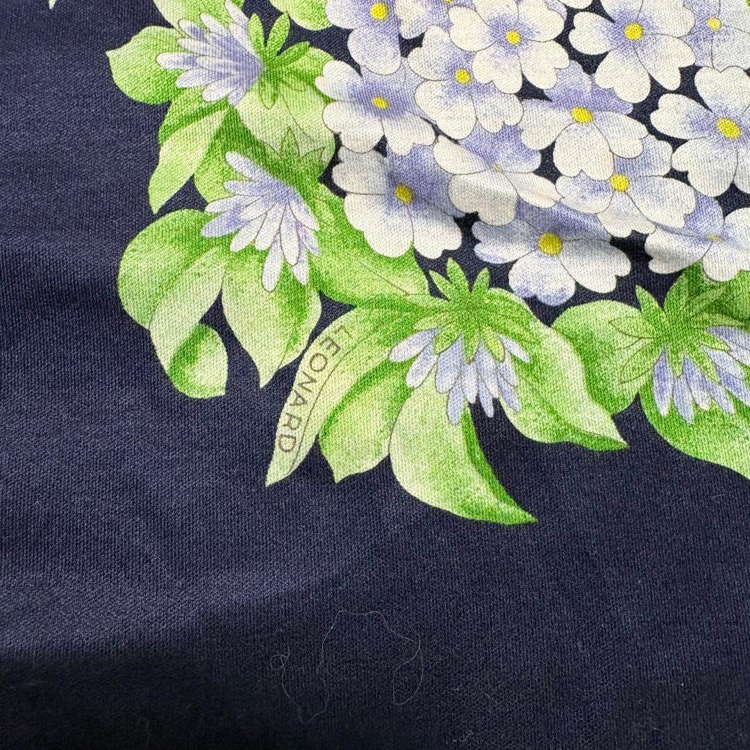 【美品】レオナール Tシャツ 花柄 カットソー ロゴ フラワー柄 ボタニカル