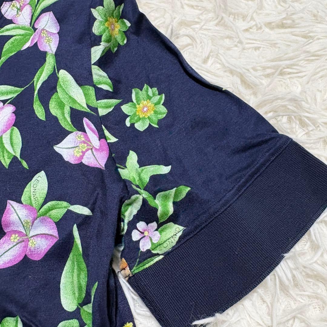 【美品】レオナール Tシャツ 花柄 カットソー ロゴ フラワー柄 ボタニカル