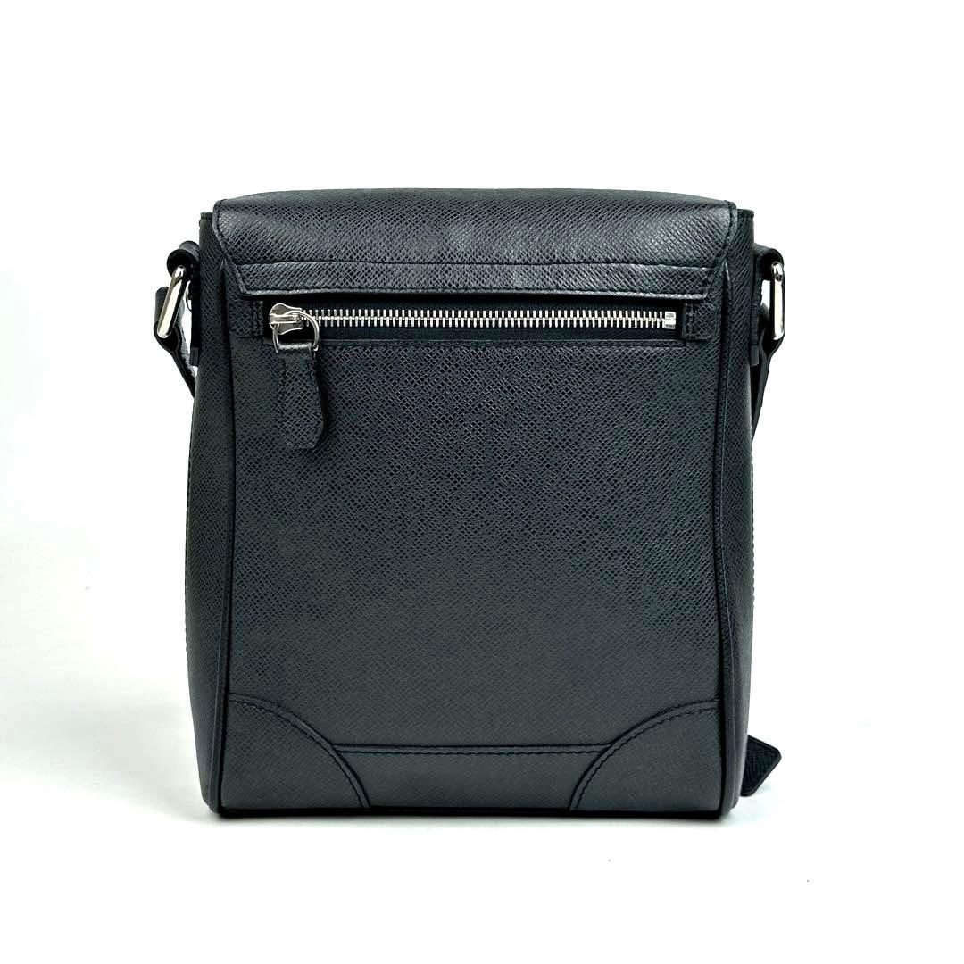 あ ルイヴィトン タイガ ルカ アルドワーズ M31192ショルダーバッグ