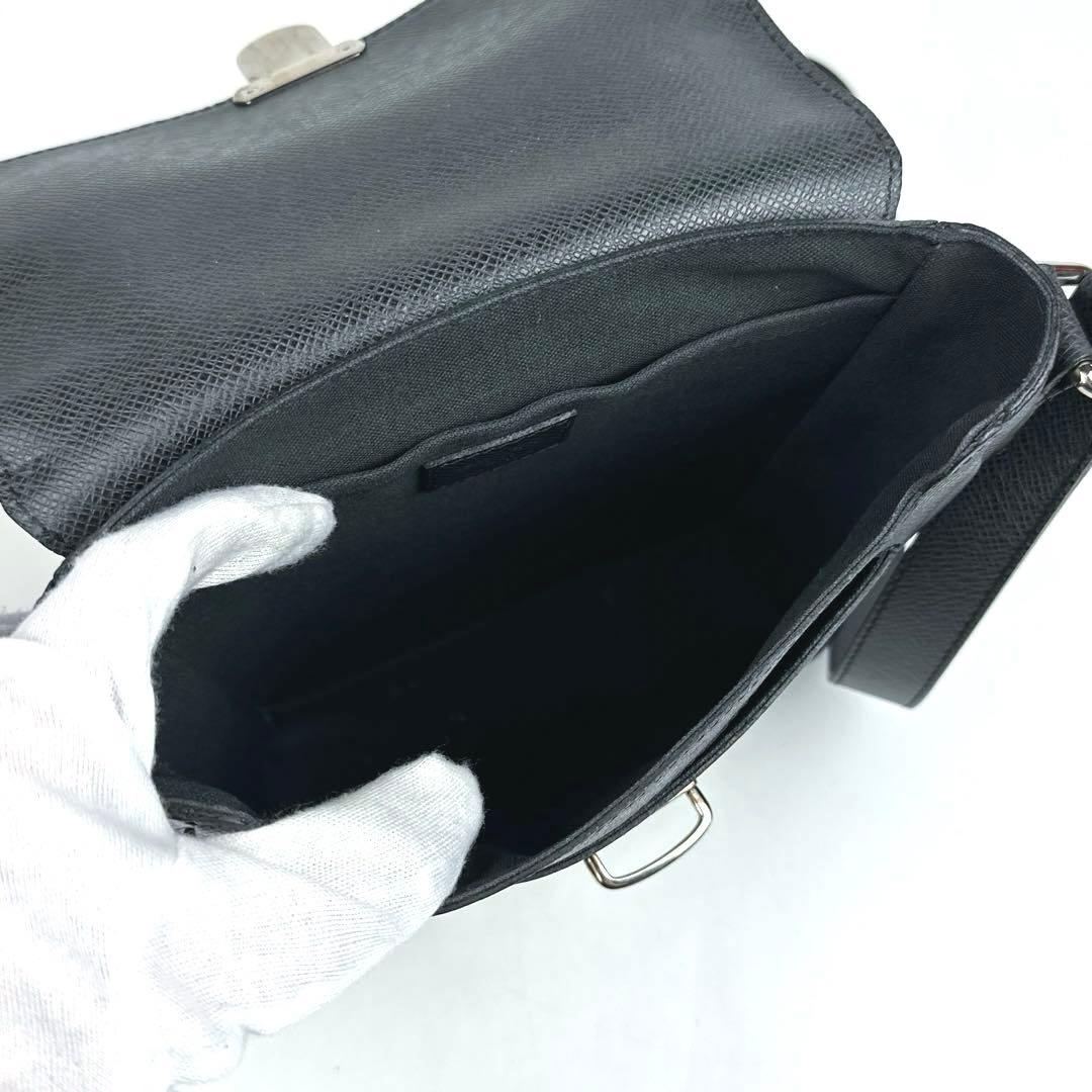 あ ルイヴィトン タイガ ルカ アルドワーズ M31192ショルダーバッグ