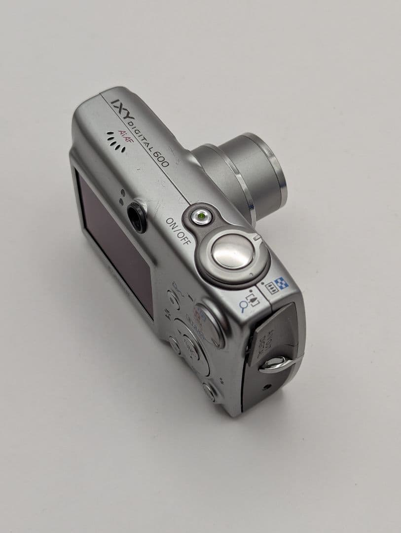 Canon IXY DIGITAL 600 シルバー