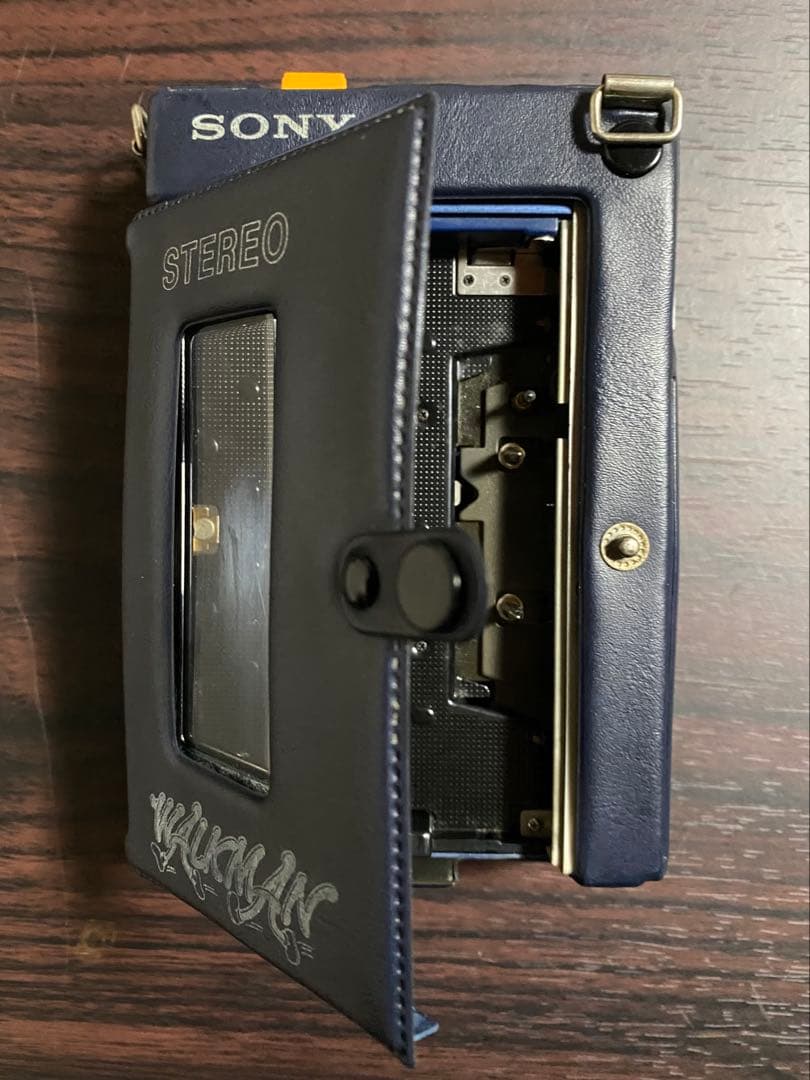 SONY初代ウォークマン TPS-L2 カバー付き