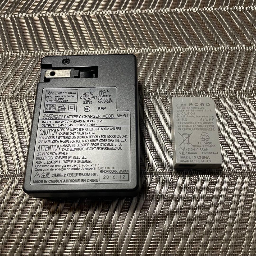 【値下げ中】Nikon 1 J5 ミラーレス一眼ダブルレンズキット