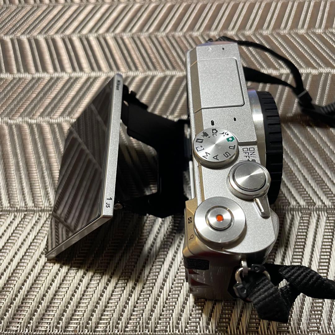 【値下げ中】Nikon 1 J5 ミラーレス一眼ダブルレンズキット