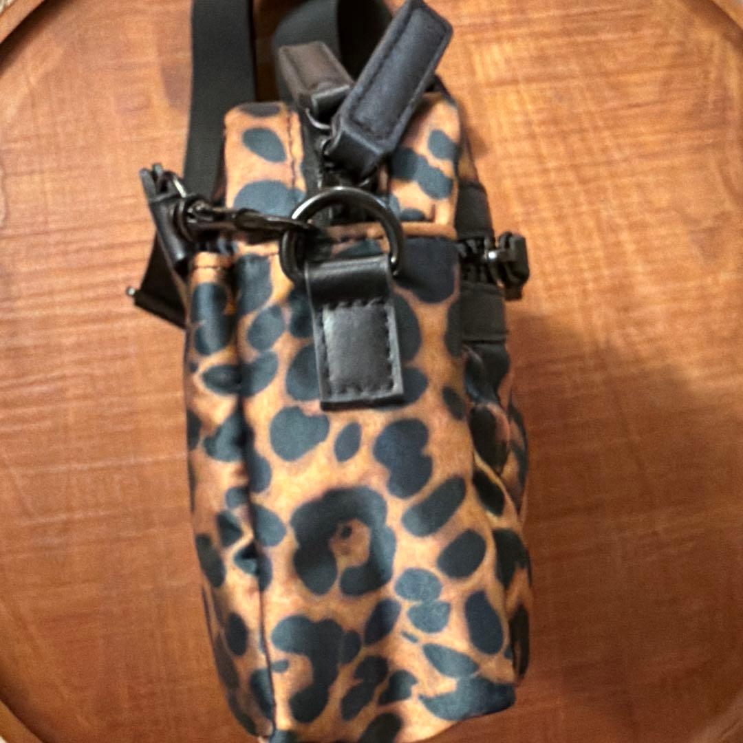 【美品】  London レオパード クロスボディバッグ