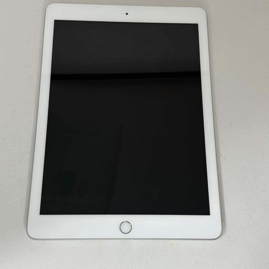 iPad 9.7インチ Wi-Fiモデル 128GB MR7K2J/A 6世代