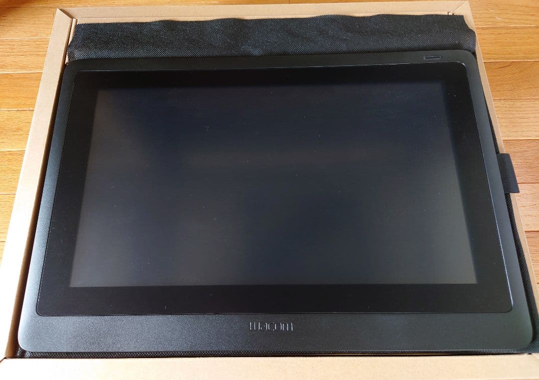Wacom Cintiq 16 液晶ペンタブレット 本体 グローブ(M)付き