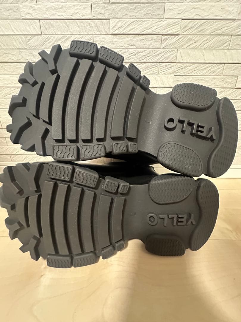 YELLO ブラック サイドゴアブーツ 未使用新品