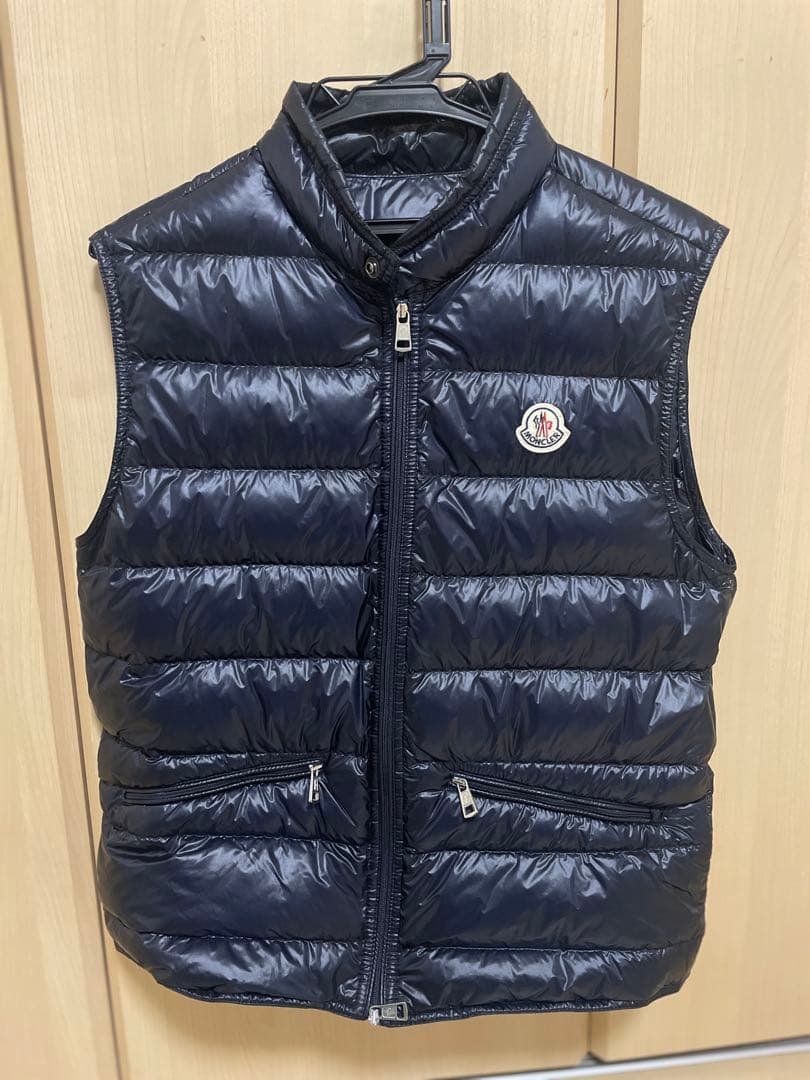 モンクレール ネイビー ダウンベスト