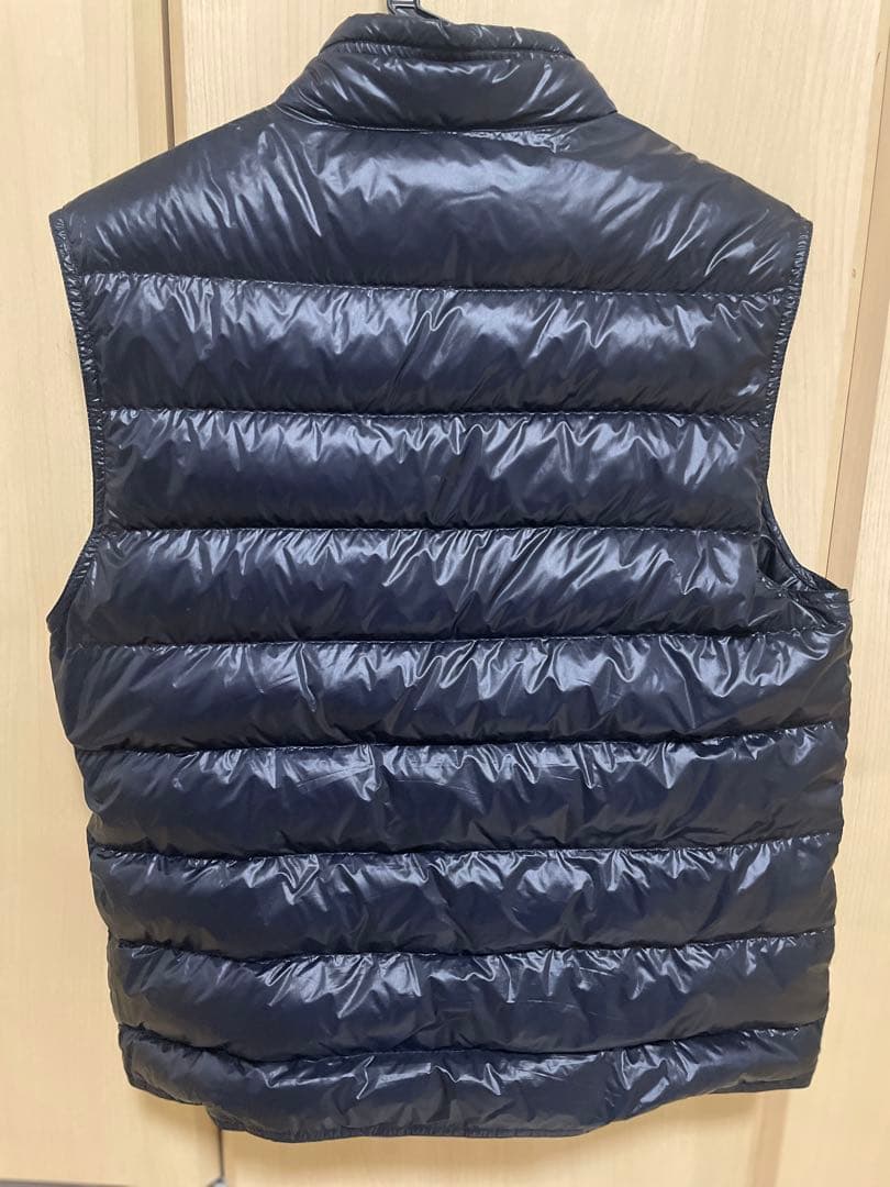 モンクレール ネイビー ダウンベスト