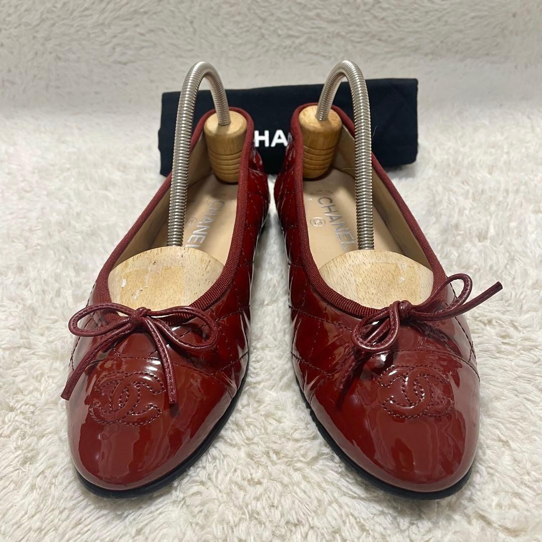 CHANEL シャネル ココマーク マトラッセ エナメル リボンフラットシューズ