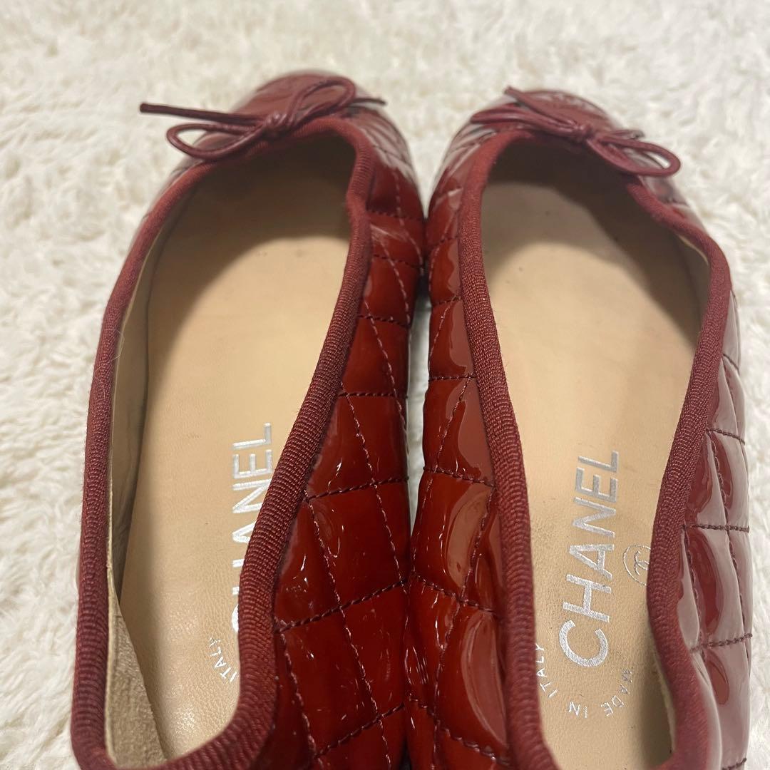 CHANEL シャネル ココマーク マトラッセ エナメル リボンフラットシューズ