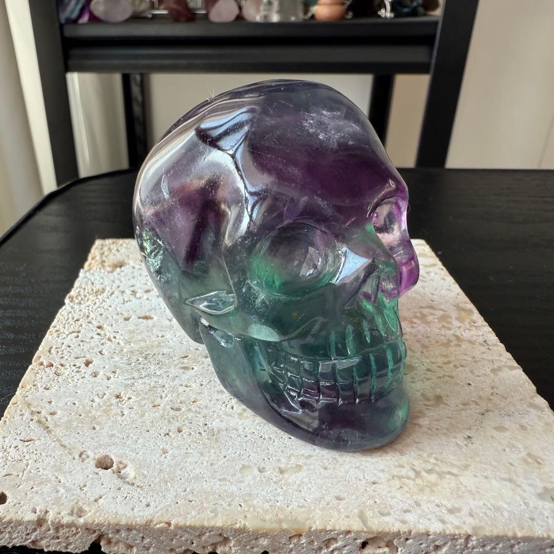 天然石フローライトのスカル　置物　彫物NO.010710