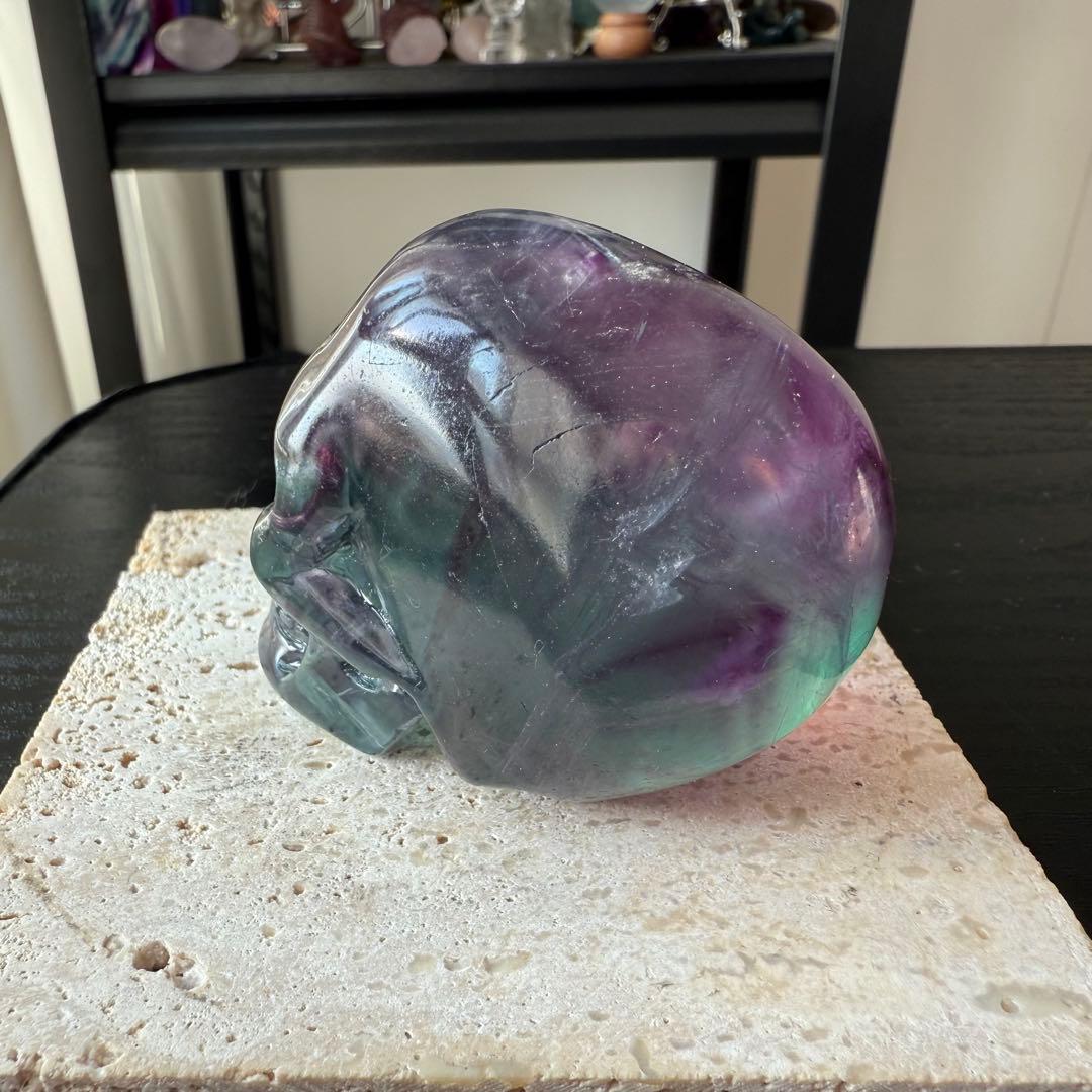 天然石フローライトのスカル　置物　彫物NO.010710