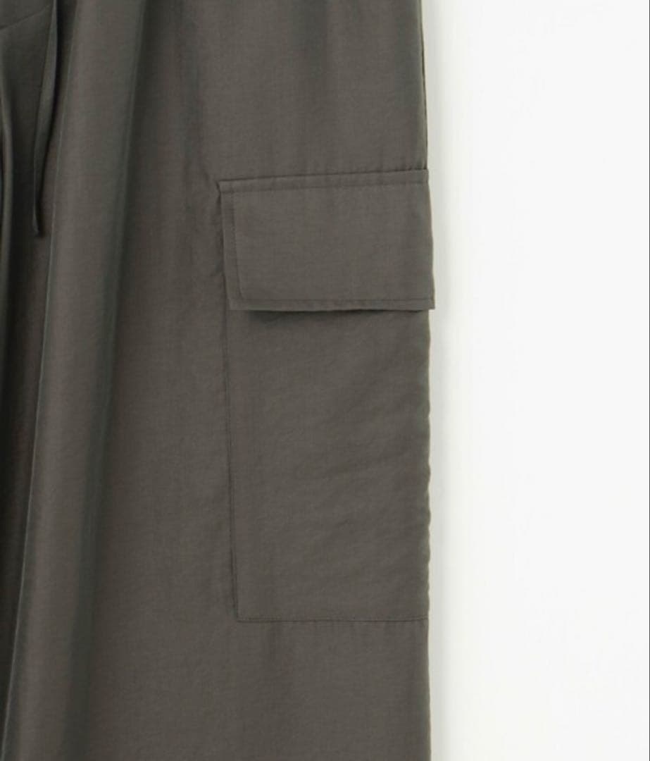 23区「SLOW/一部店舗限定」ブライトヴィンテージクロス カーゴパンツ