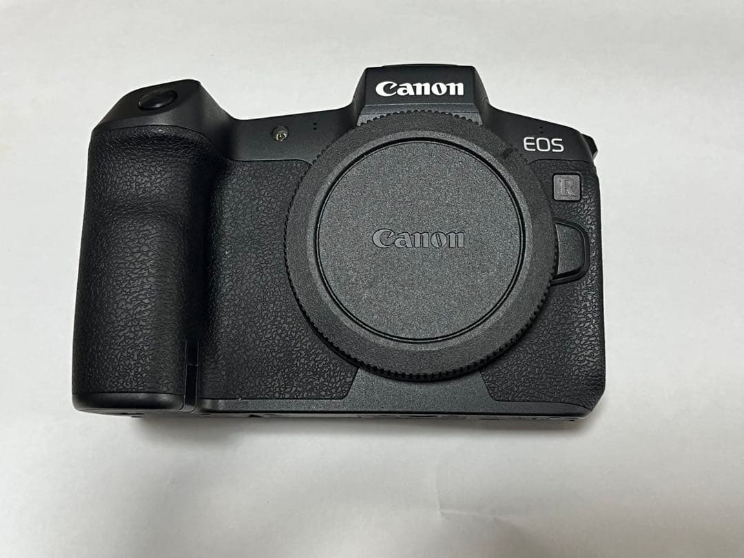 CANON EOS R ボディ　箱、付属品、おまけあり 1万ショット以下