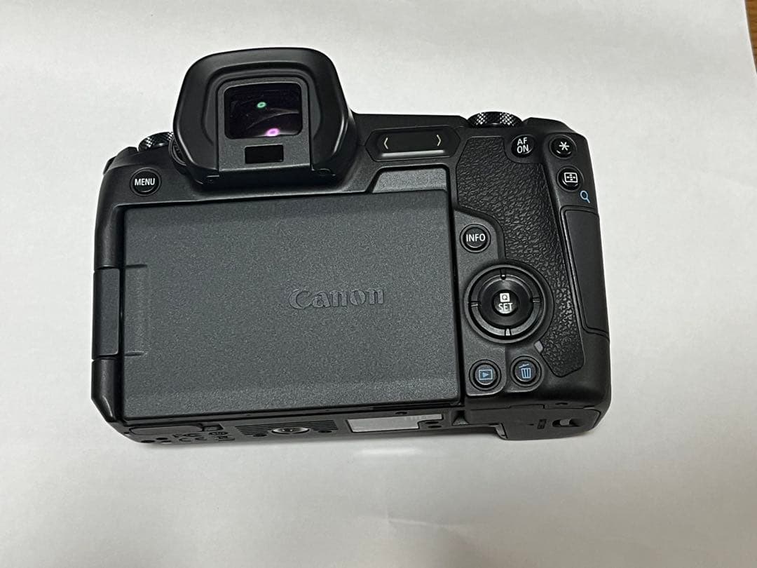 CANON EOS R ボディ　箱、付属品、おまけあり 1万ショット以下