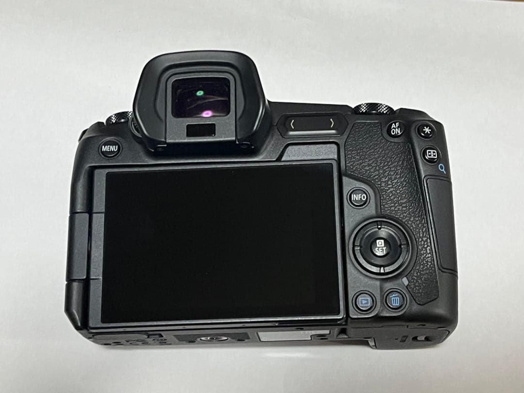 CANON EOS R ボディ　箱、付属品、おまけあり 1万ショット以下