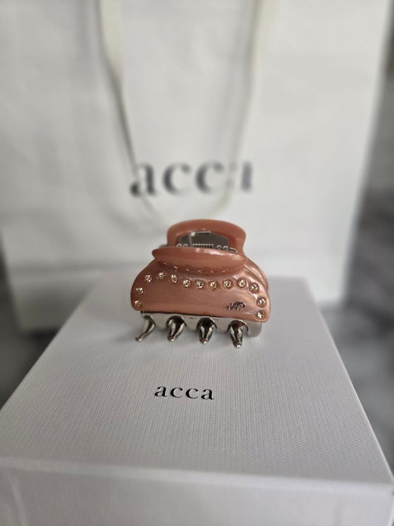 新品 未使用 美品 acca ストーン付きヘアクリップ