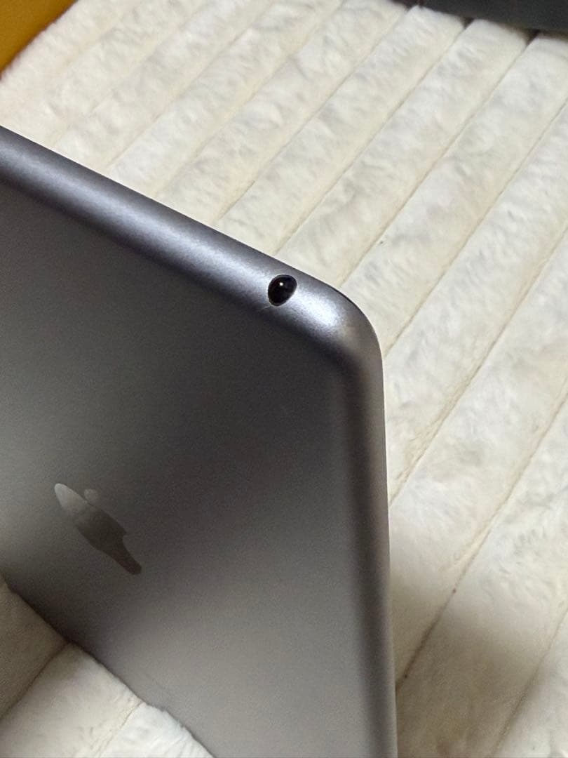 iPad 第6世代 9.7インチ Wi-Fiモデル 32GB スペースグレイ