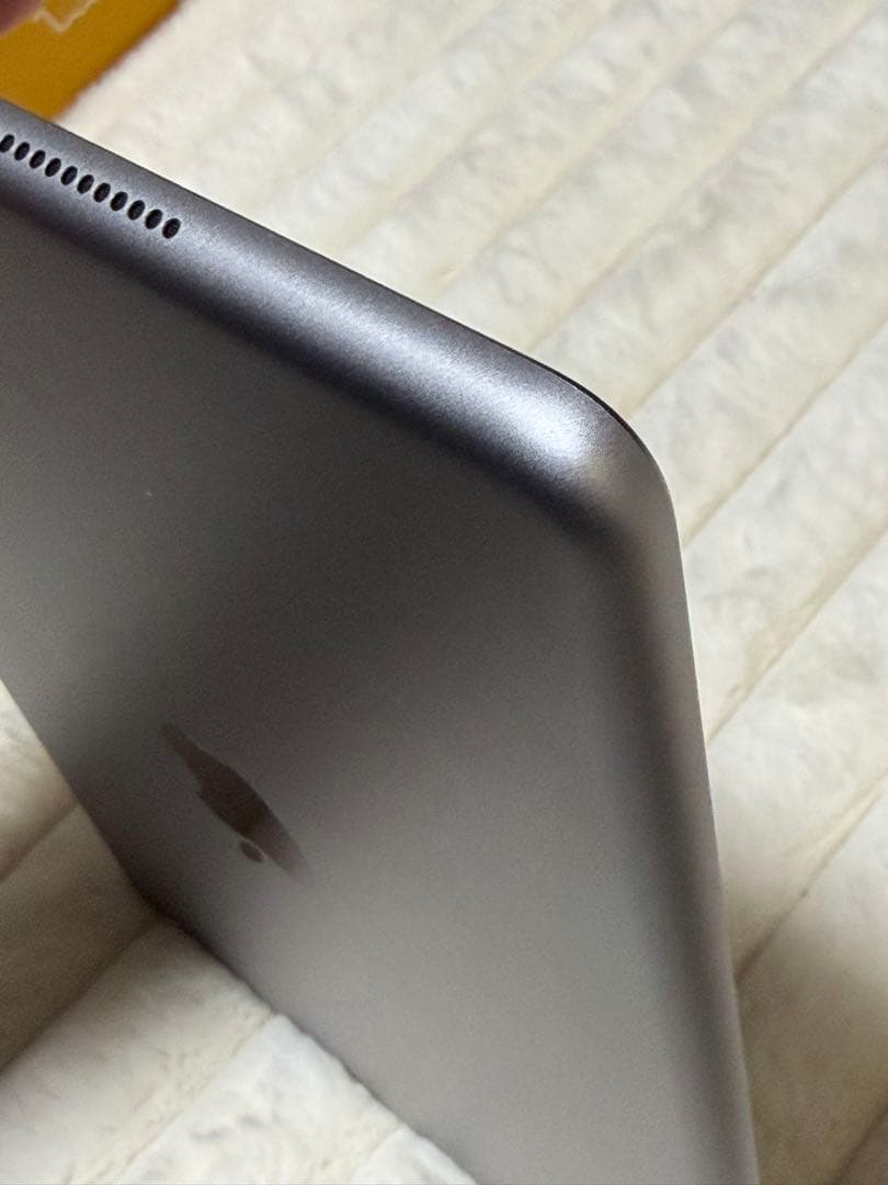 iPad 第6世代 9.7インチ Wi-Fiモデル 32GB スペースグレイ