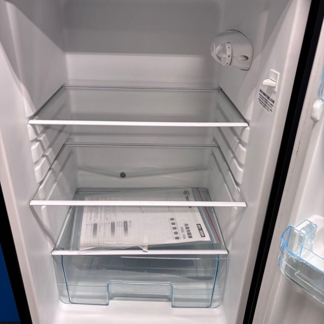 682 冷蔵庫　小型　一人暮らし　200L弱 スリムデザイン　2024年製　美品