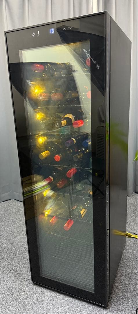 新品　ワインセラー　37本入り