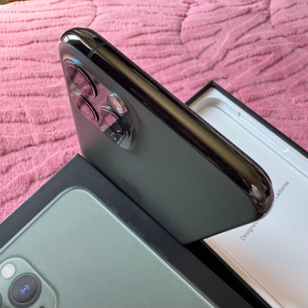 美品 iPhone 11 Pro 256GBミッドナイトグリーン SIMフリー