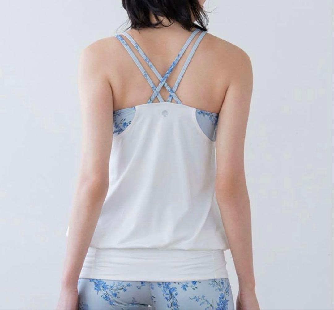 LLサイズ　新品 SUKALA　スプリングフラワー　ラバ　ヨガウェア