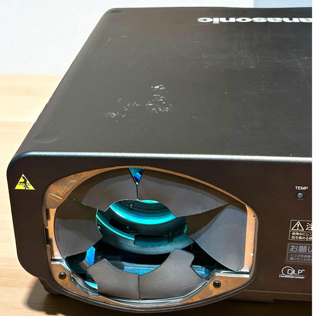 稀少✨ランプ２個❣️Panasonic TH-D7700-K 業務用プロジェクター