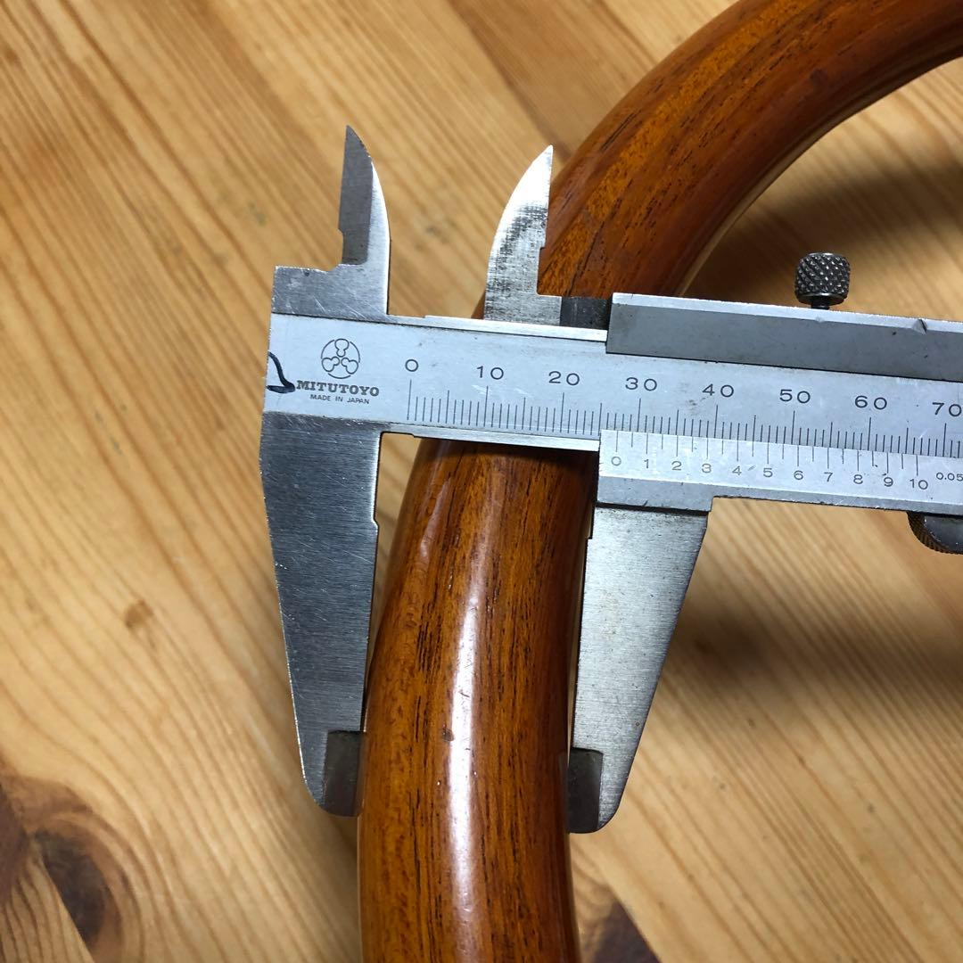 momo ウッドハンドル外径350mm太さ28mm