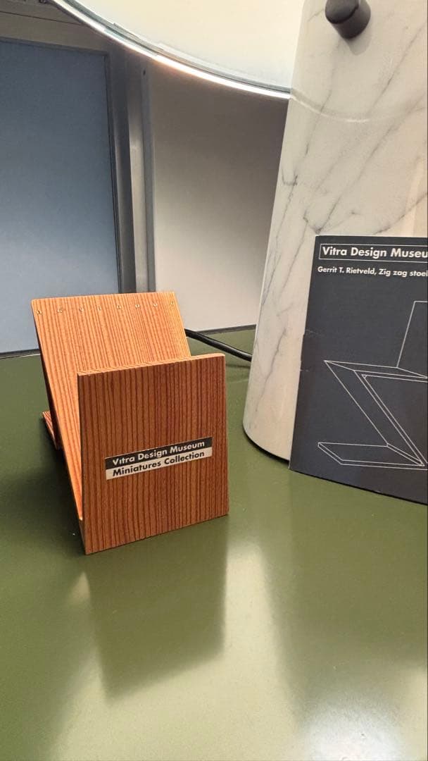 vitra ヴィトラ ミニチュアコレクション Zig Zag Stoel