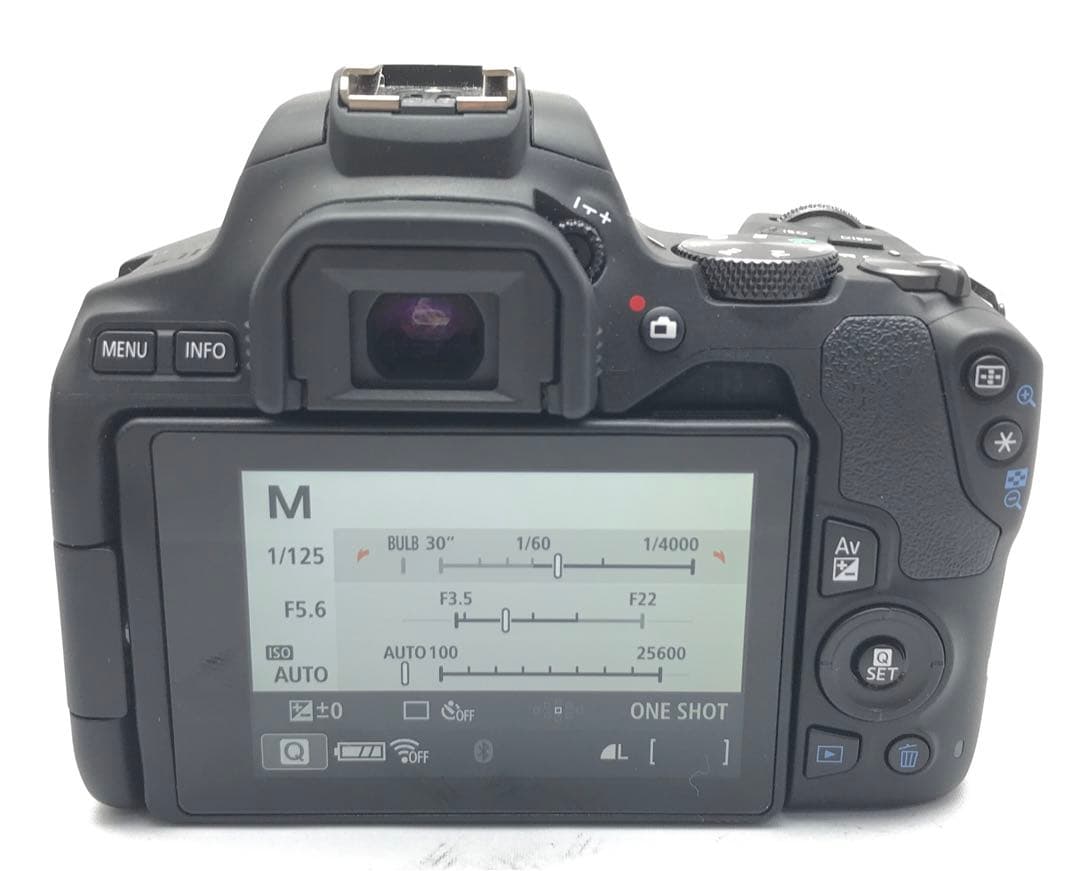 Canon EOS Kiss X10 ダブルズームレンズセット♪