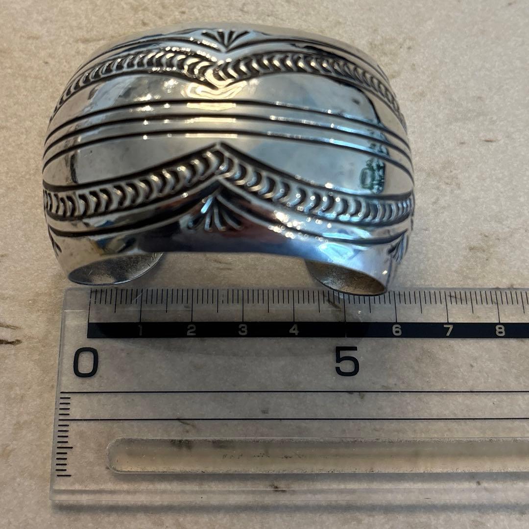 Carson B ナバホ　インディアンジュエリー　バングル　スタンプワーク