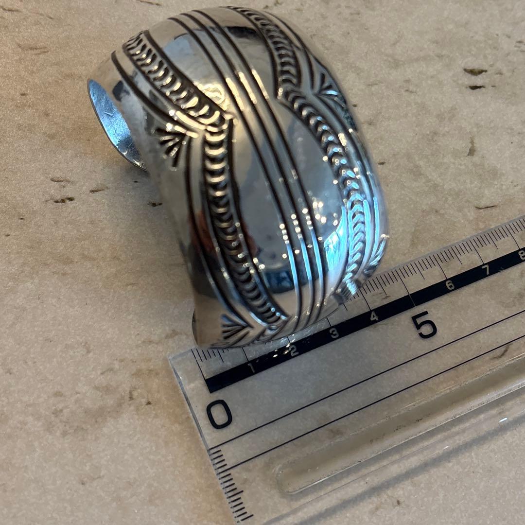 Carson B ナバホ　インディアンジュエリー　バングル　スタンプワーク