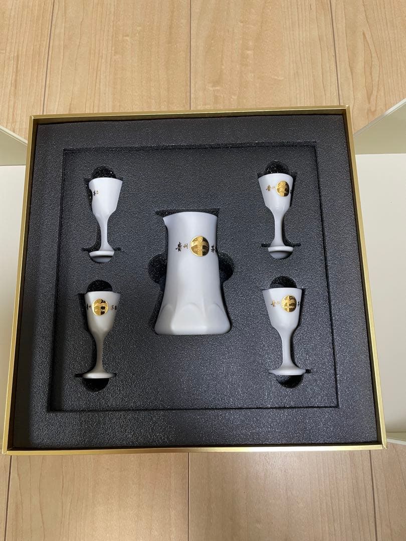 貴州茅台酒 マオタイ酒 恵群貴礼 白酒未開封