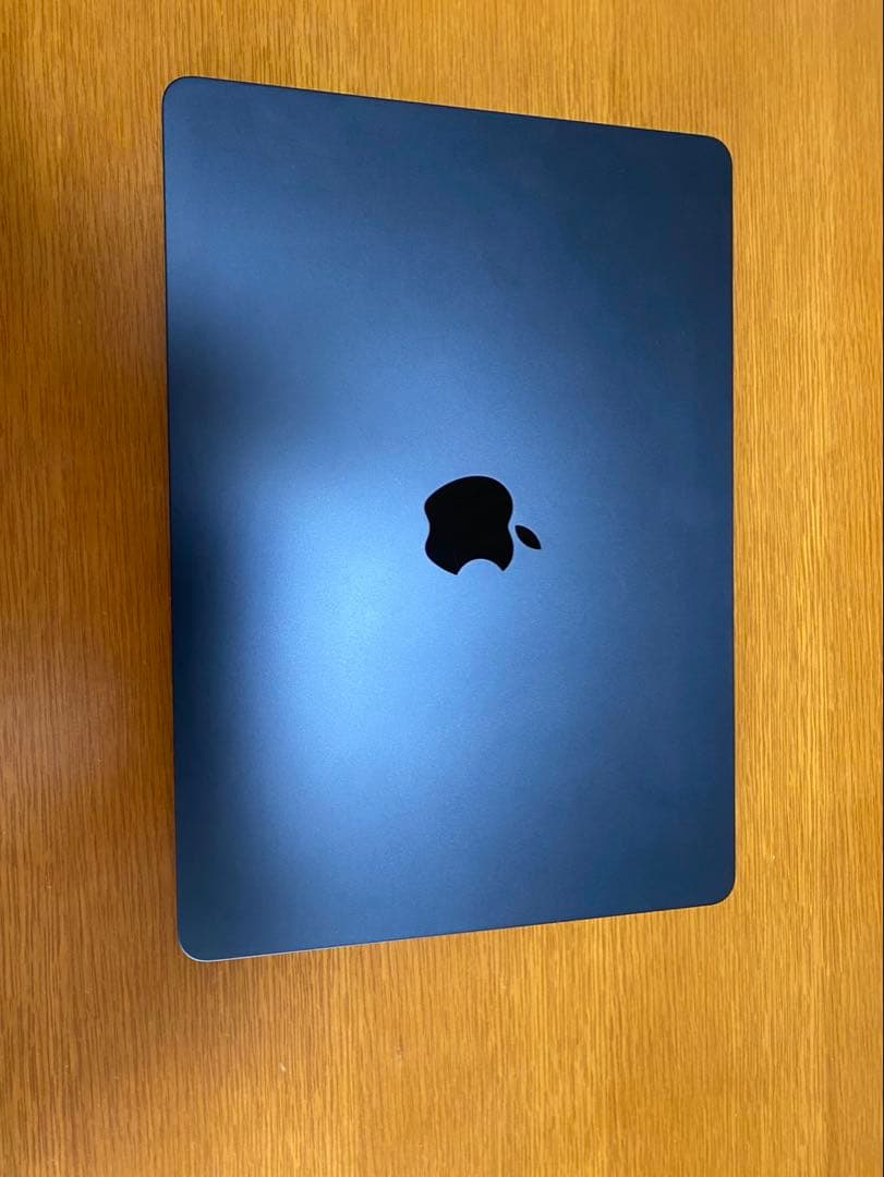 Apple M3 MacBook Air 13インチ / SSD 256GB