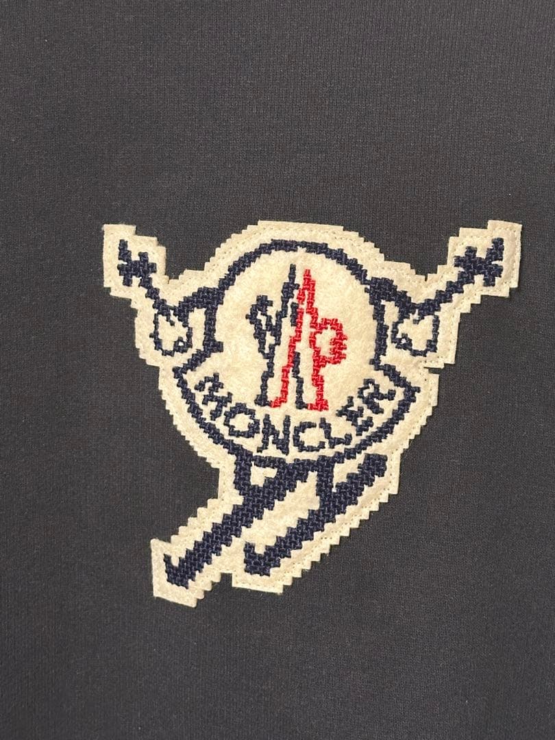 美品　MONCLER スキー　ワッペン付き　ロゴ　トレーナー