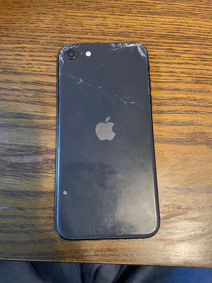 Apple iPhone SE 第二世代　ブラック 本体（海外購入SIMフリー）