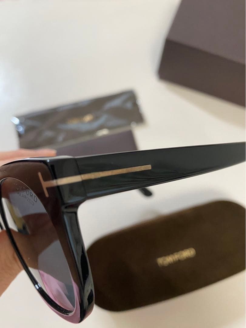 TOM FORD TF 1109 偏光サングラス