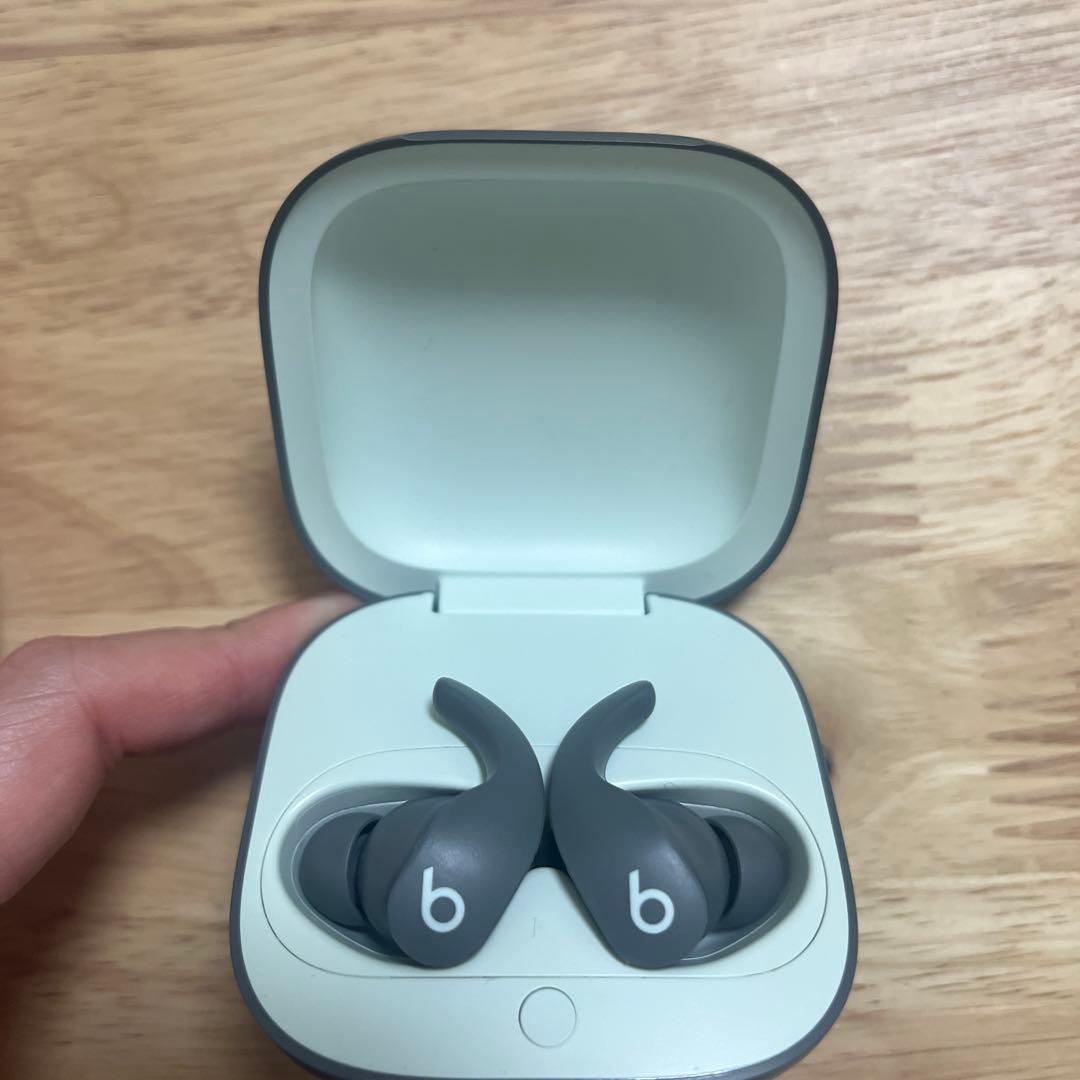 Beats fits pro すべて　グレー