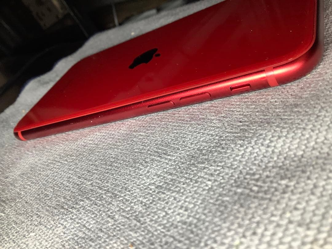 Apple iPhone SE (第3世代) 赤