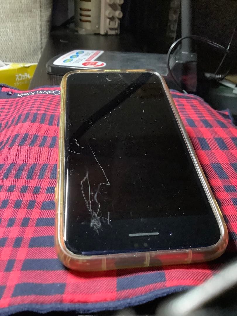 Apple iPhone SE (第3世代) 赤