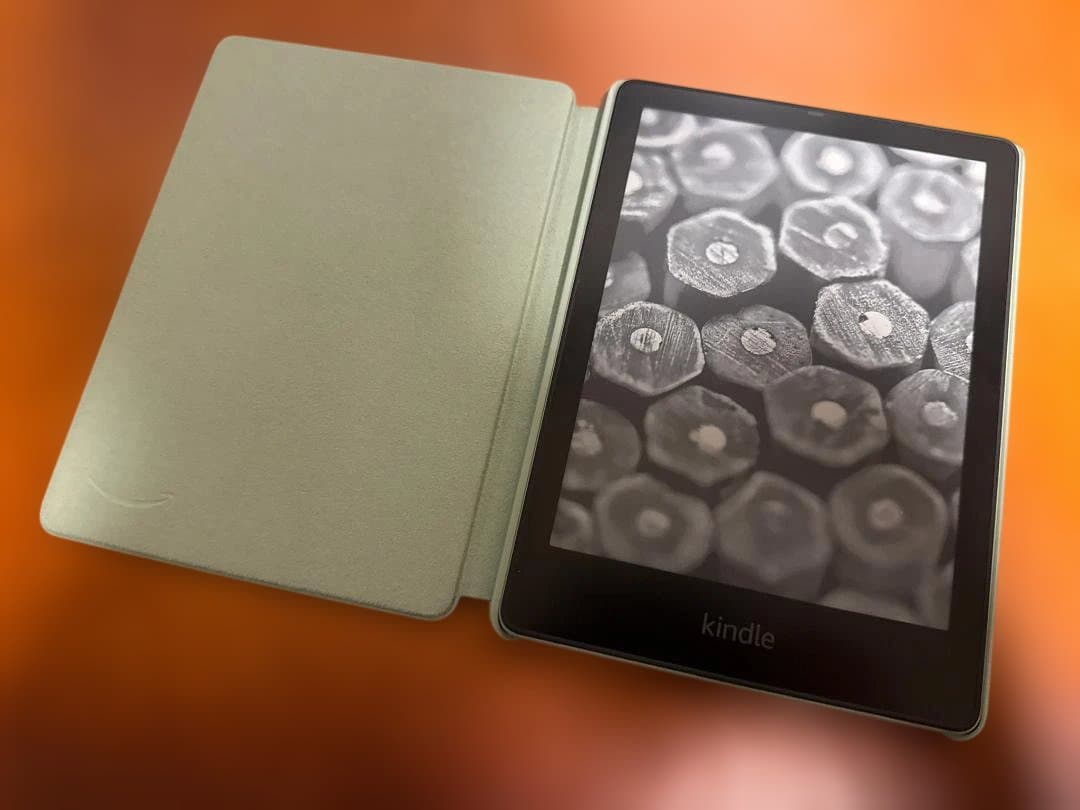 Kindle Paperwhite 11世代 32GB 純正カバー付