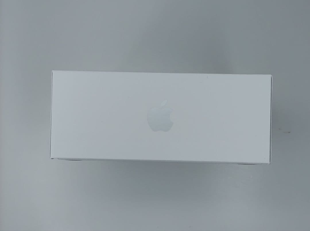 Apple AirPods 4 本体 新品未開封　ノイズキャンセリング非対応